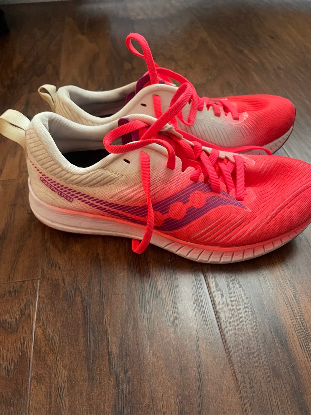Saucony Fast Twitch Size 6
